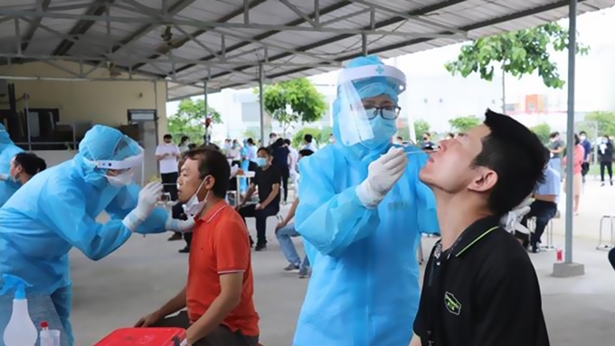 Bắc Giang: Công nhân tự di chuyển bằng phương tiện cá nhân đảm bảo “2 điểm, 1 đường”