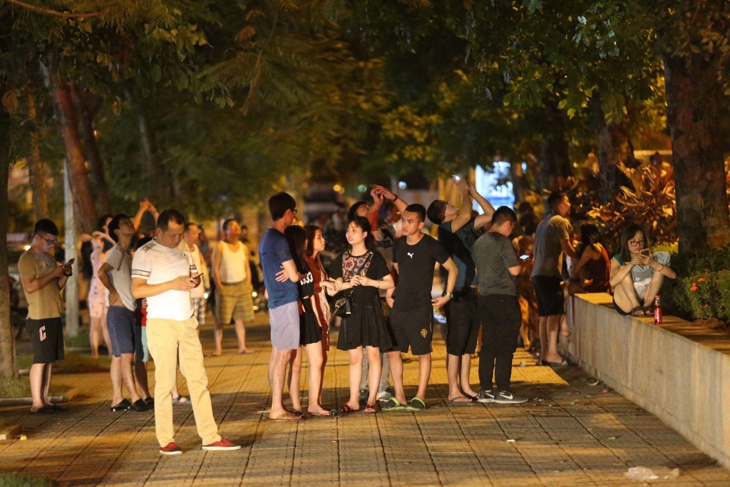 chay lon trong dem o tang 30 chung cu the pride nhieu nguoi bo chay