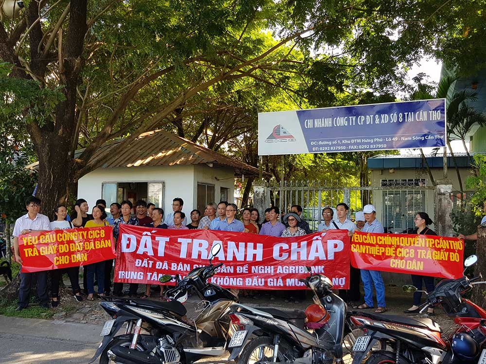 Mua nhà từ lúc còn đẹp trai đến giờ bị tai biến mà vẫn chưa có sổ đỏ mua nha tu luc con dep trai den gio bi tai bien ma van chua co so do