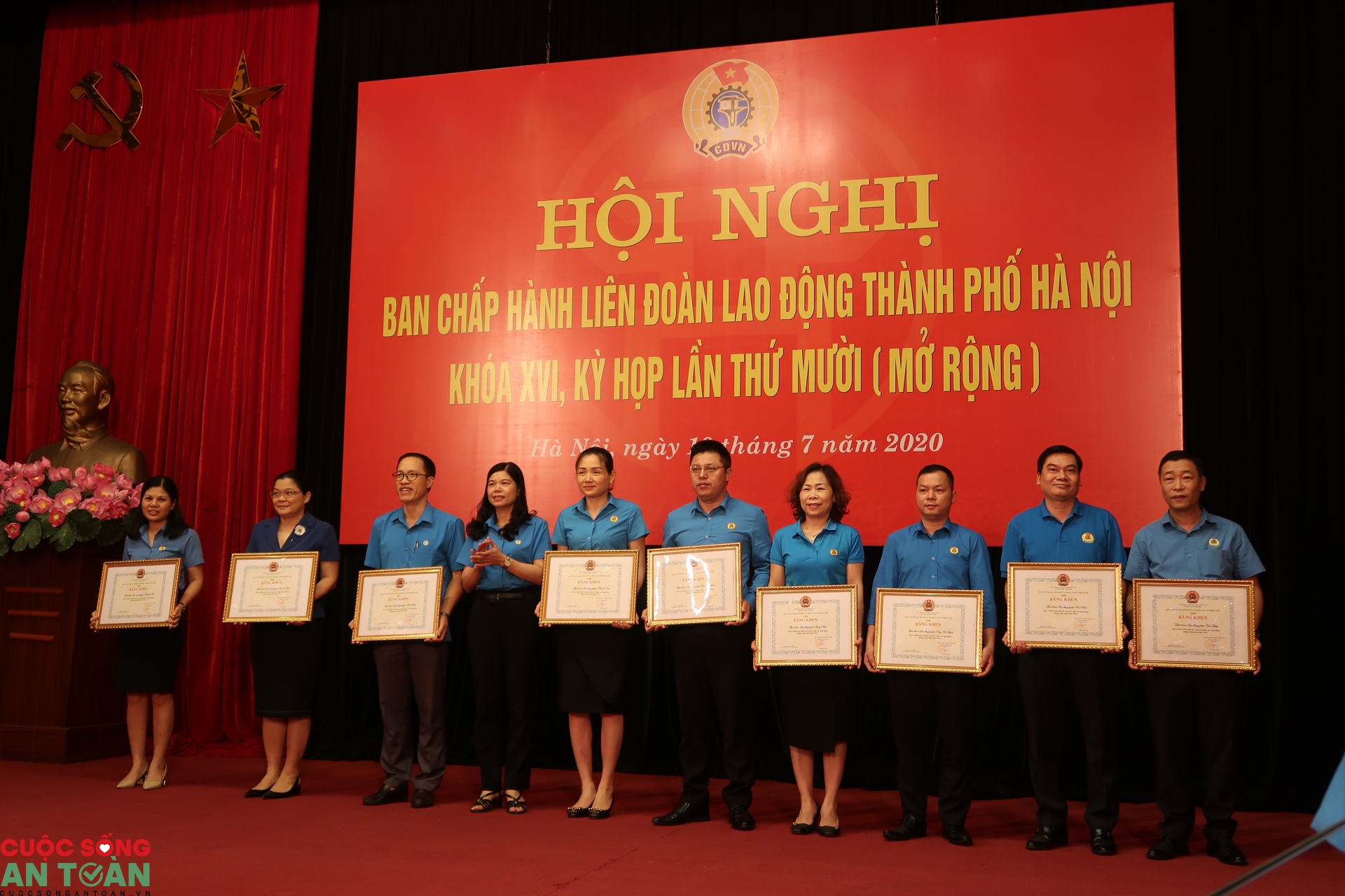 Tổ chức đối thoại với đại diện công nhân trong 6 tháng cuối năm 2020 to chuc doi thoai voi dai dien cong nhan trong 6 thang cuoi nam 2020