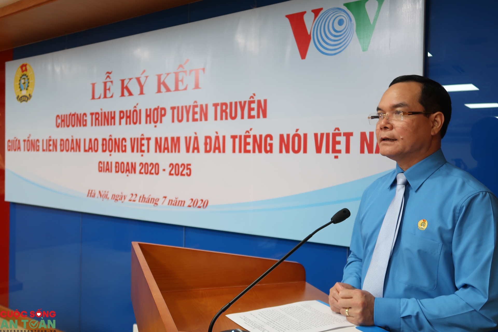 Tổng LĐLĐ Việt Nam ký kết chương trình phối hợp tuyên truyền với Đài Tiếng nói Việt Nam tong ldld viet nam ky ket chuong trinh phoi hop tuyen truyen voi dai tieng noi viet nam