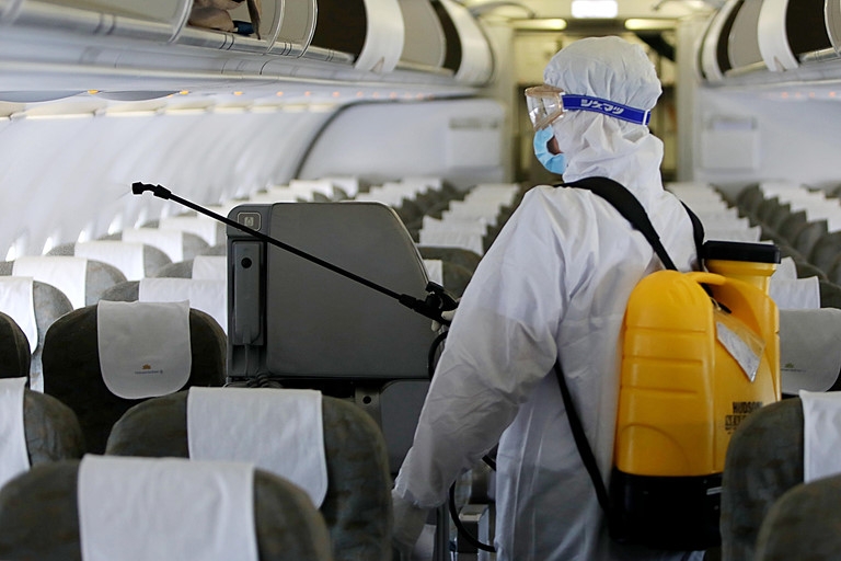 Người đang cần đi máy bay nên lưu ý những gì để phòng chống Covid-19?