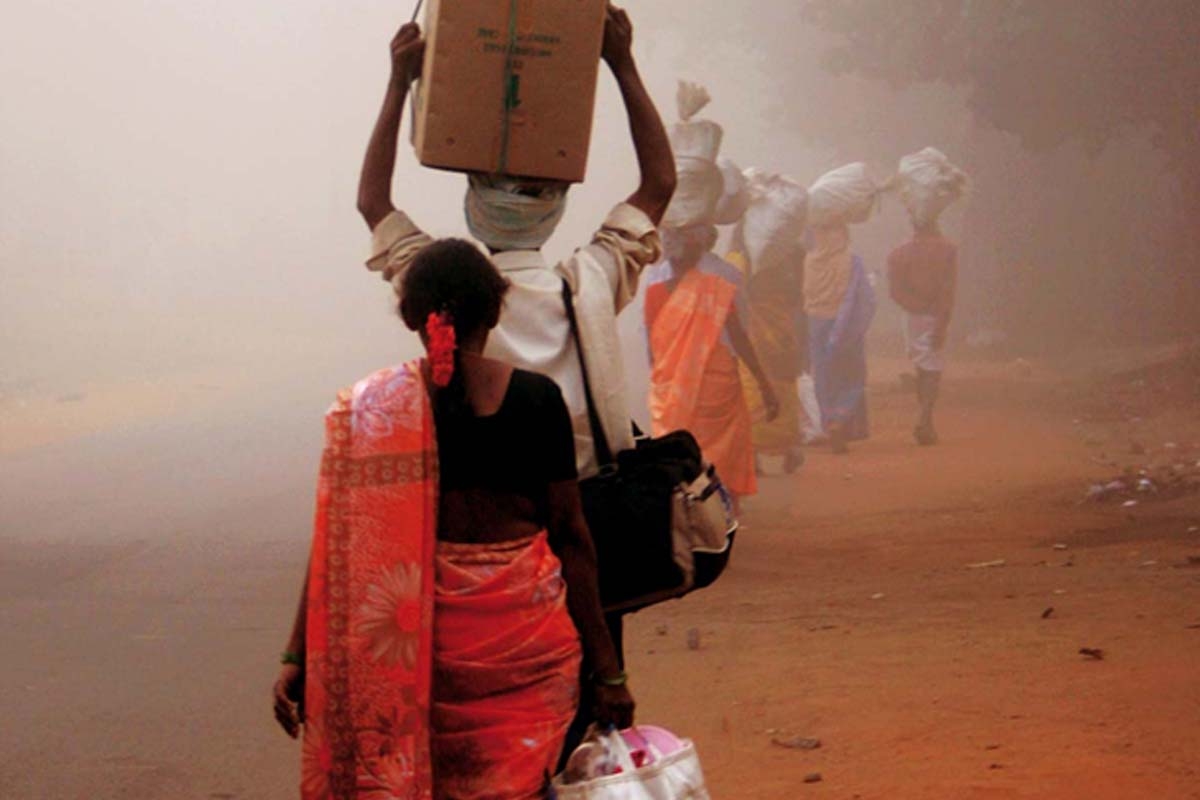 Lao động di cư thường là đối tượng đầu tiên bị cho nghỉ việc Lao động di cư thường là đối tượng đầu tiên bị cho nghỉ việc