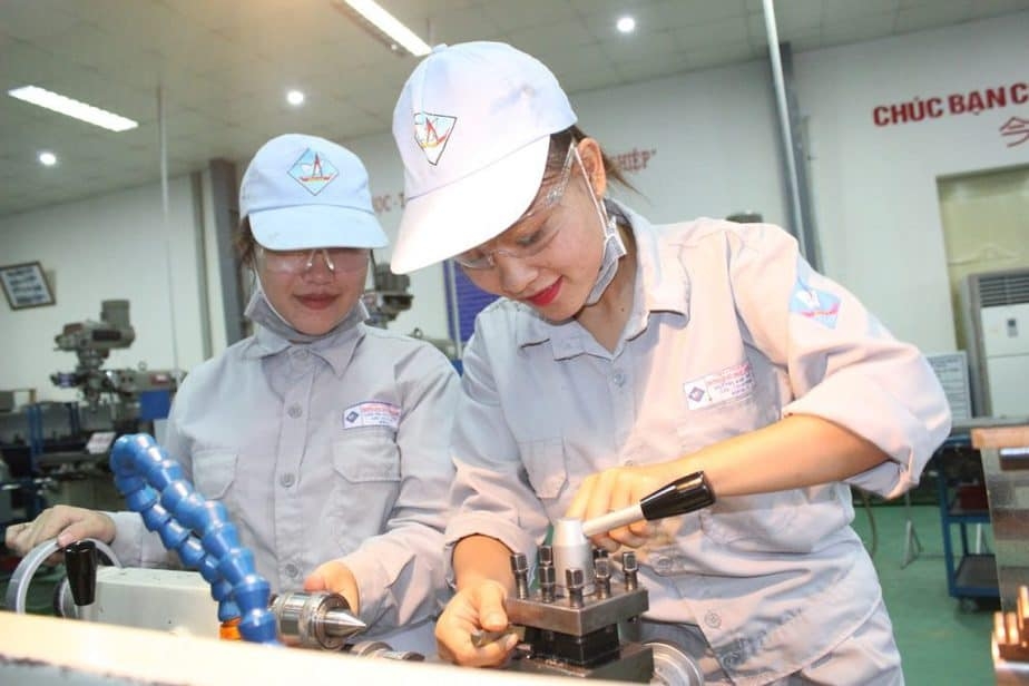 Tăng cường chính sách việc làm xanh Tăng cường chính sách việc làm xanh