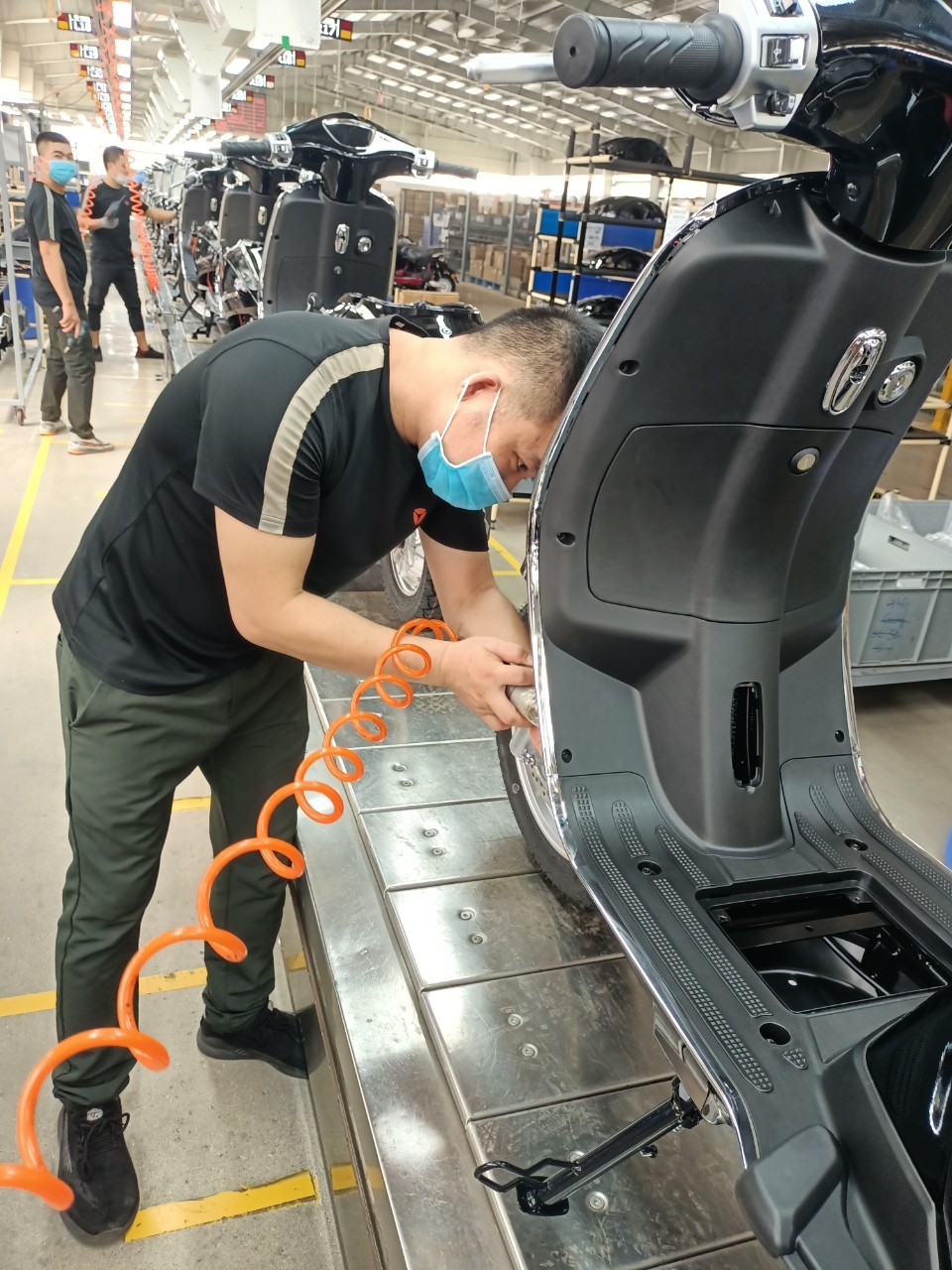 Công nhân Bắc Giang trở lại nhà máy làm việc: Tăng lương 2 triệu, xét nghiệm 1 lần/tuần Công nhân Bắc Giang trở lại nhà máy làm việc: Tăng lương 2 triệu, xét nghiệm 1 lần/tuần