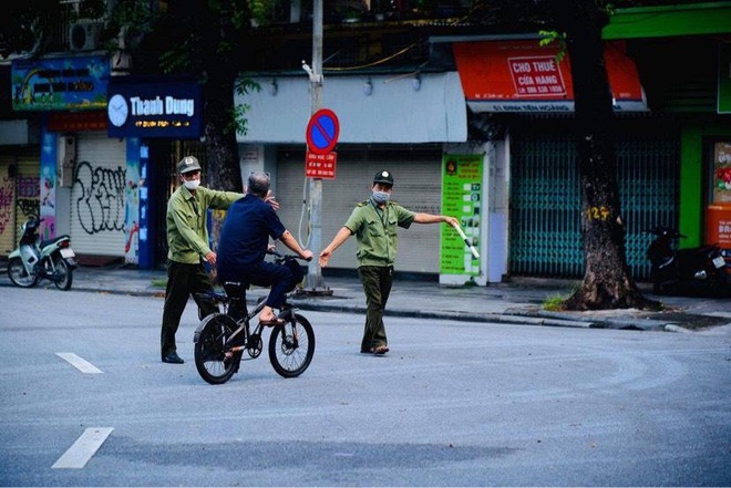 Hà Nội: Công bố mức xử phạt 16 hành vi vi phạm phòng, chống dịch Covid-19 Hà Nội: Công bố mức xử phạt 16 hành vi vi phạm phòng, chống dịch Covid-19