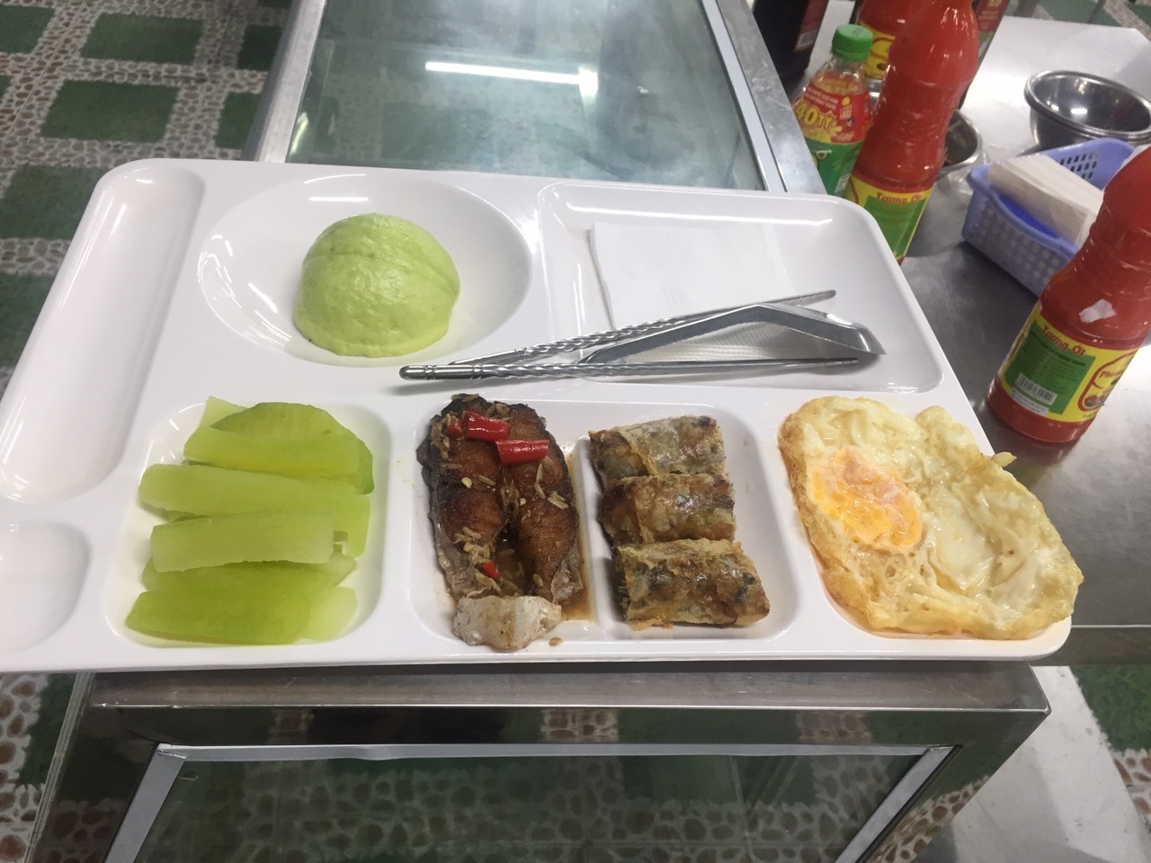 Duy trì “3 tại chỗ”, công nhân phấn khởi vì được công ty hỗ trợ 200.000 đồng/ngày Duy trì “3 tại chỗ”, công nhân phấn khởi vì được công ty hỗ trợ 200.000 đồng/ngày