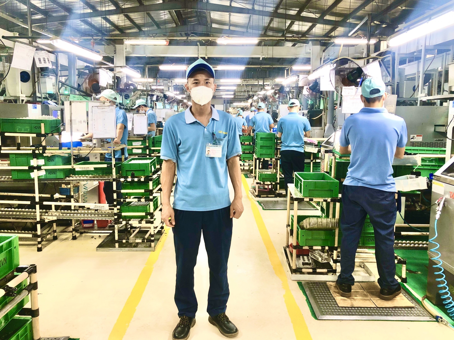 Duy trì “3 tại chỗ”, công nhân phấn khởi vì được công ty hỗ trợ 200.000 đồng/ngày Duy trì “3 tại chỗ”, công nhân phấn khởi vì được công ty hỗ trợ 200.000 đồng/ngày