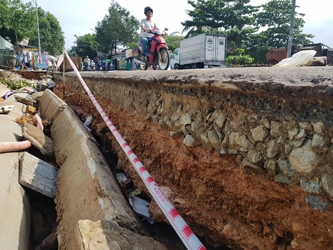 Một số đường trên đảo Phú Quốc bị sụt lún nghiêm trọng sau trận lụt lớn sau tran lut lon mot so duong tren dao phu quoc bi sut lun nghiem trong