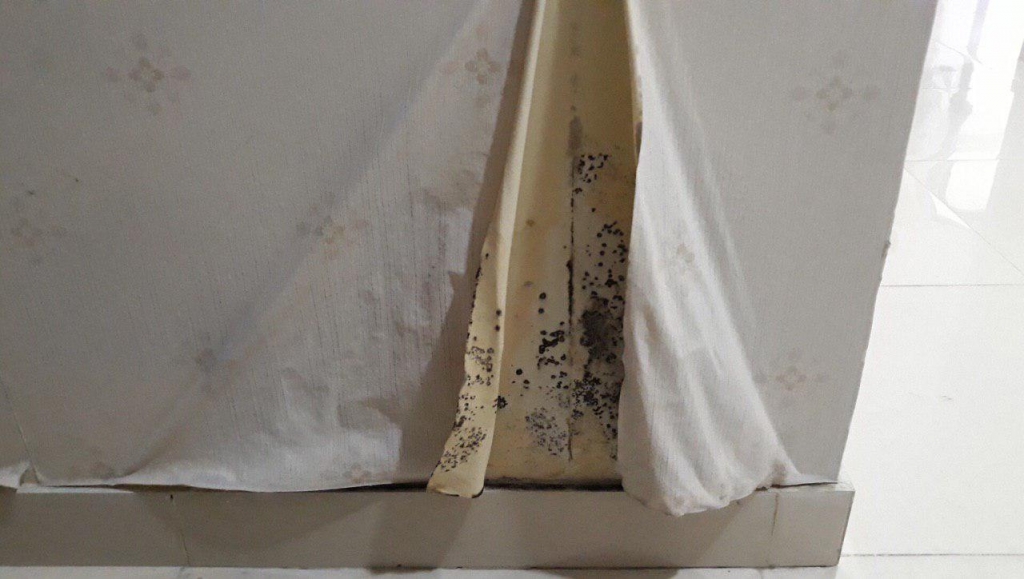 Nứt tường, thấm dột, "nỗi ám ảnh” ở tòa nhà chung cư CT2E Mễ Trì nut tuong tham dot noi am anh o toa nha chung cu ct2e me tri