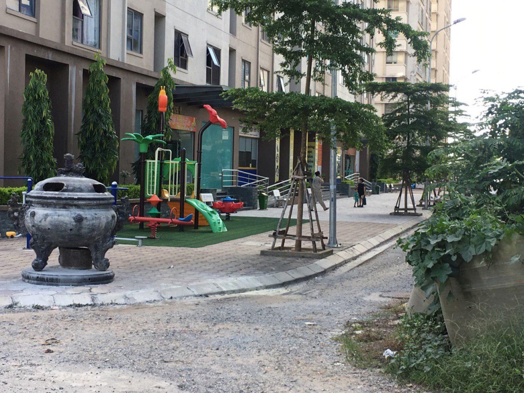 Nứt tường, thấm dột, "nỗi ám ảnh” ở tòa nhà chung cư CT2E Mễ Trì nut tuong tham dot noi am anh o toa nha chung cu ct2e me tri