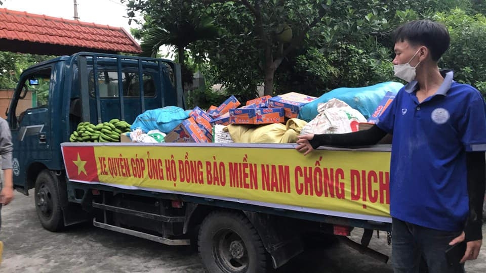 4 tấn gạo, miến, rau, củ... nhưng quý nhất là “tình người” giữa mùa dịch 4 tấn gạo, miến, rau, củ... nhưng quý nhất là “tình người” giữa mùa dịch