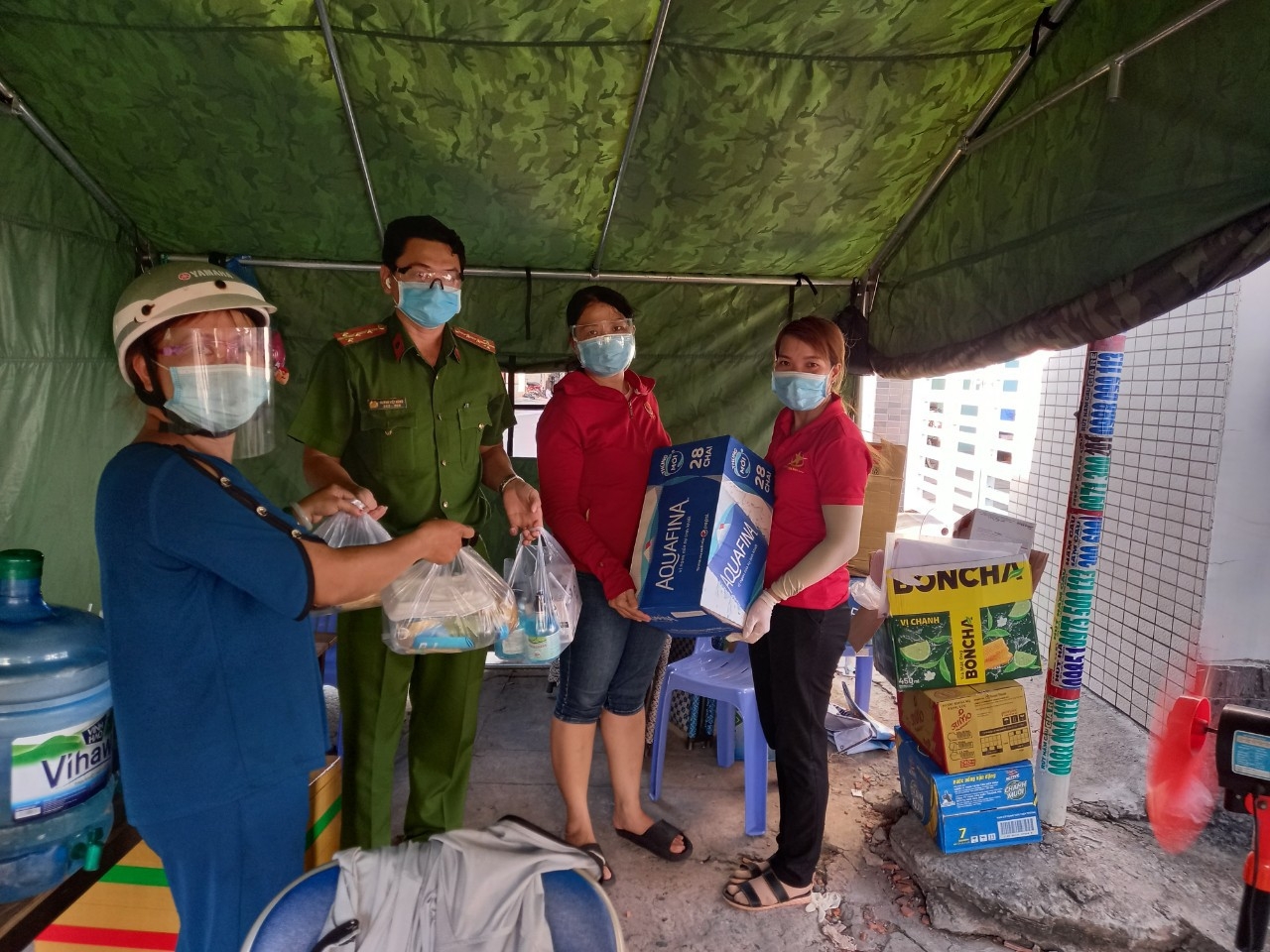 Ngừng việc hơn 1 tháng, nữ công nhân vẫn quyết tâm bám trụ TP HCM vì “chuyện bao đồng” Ngừng việc hơn 1 tháng, nữ công nhân vẫn quyết tâm bám trụ TP HCM vì “chuyện bao đồng”