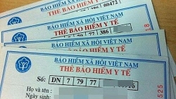 bi duoi khong cho do xe tai xe taxi hung ho rut gay 3 khuc doa danh bao ve lon tuoi