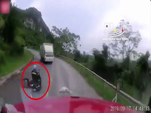 va cham voi tau hoa nam thanh nien di xe may tu vong tai cho