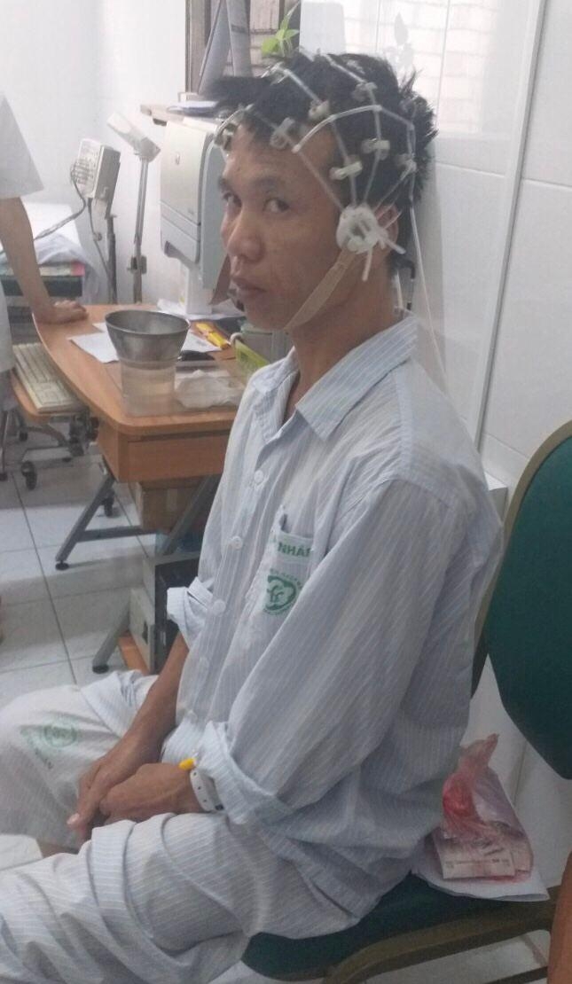 Công nhân nhiễm độc thiếc: Người cởi trần lang thang, người gào suốt đêm như “ma làm”