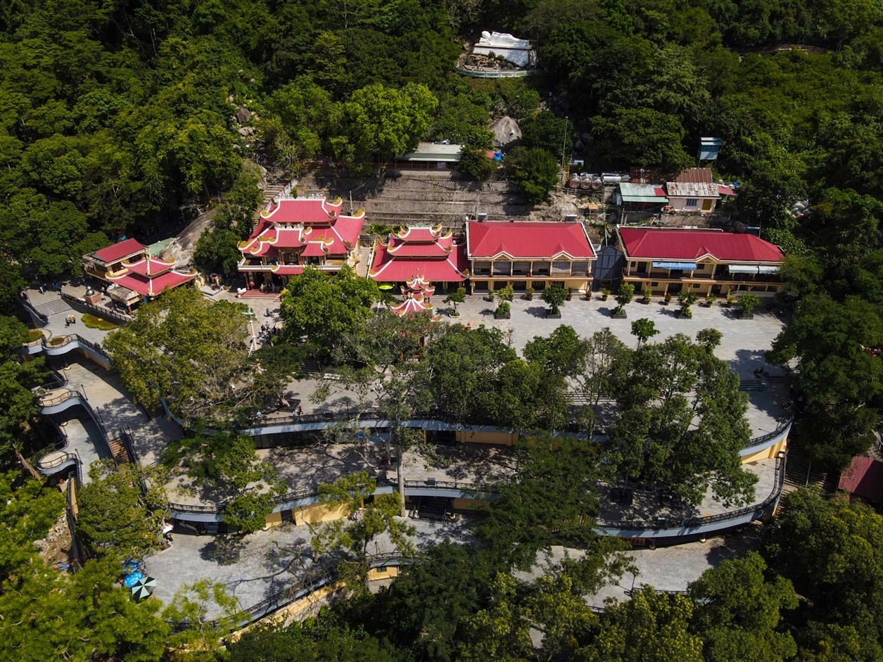 undefined 0405 quyn thy chua ba