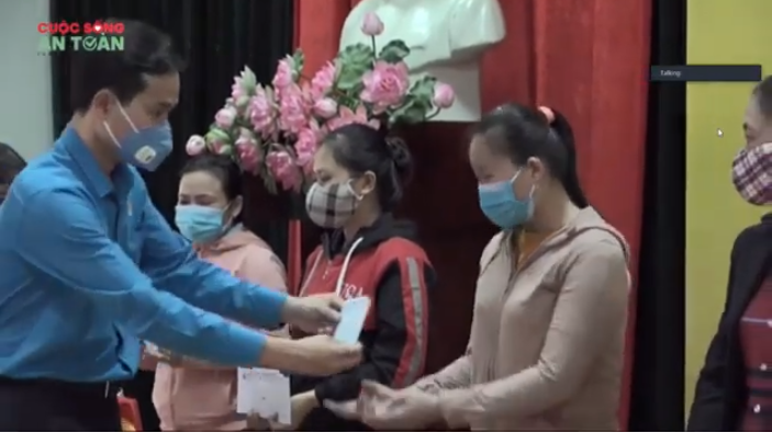 Tọa đàm "Miền Trung: Công đoàn đồng hành với người lao động sau dịch Covid-19" Tọa đàm "Miền Trung: Công đoàn đồng hành với người lao động sau dịch Covid 19"