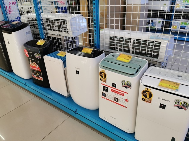 Khẩu trang chống bụi mịn, máy lọc không khí “cháy hàng” ở Hà Nội khau trang chong bui min may loc khong khi chay hang o ha noi