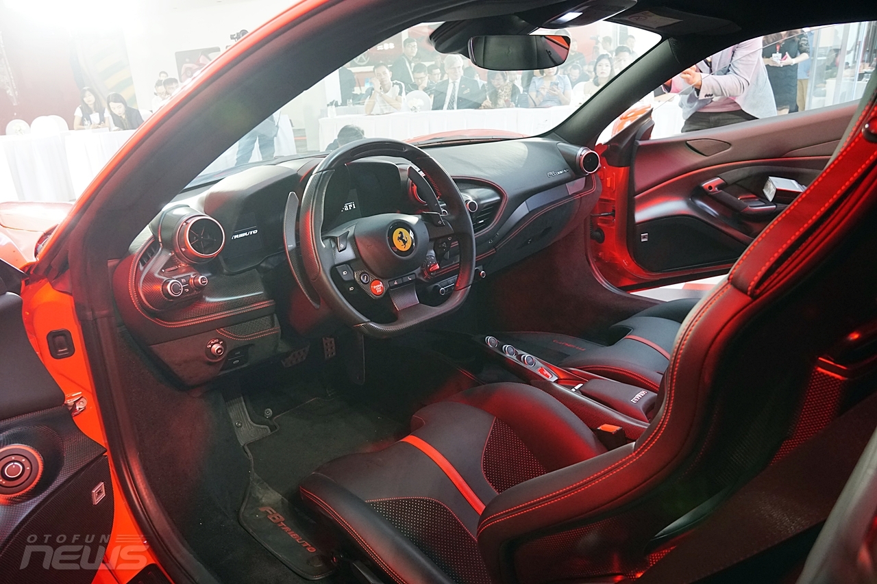 Cận cảnh 'siêu ngựa' Ferrari F8 đầu tiên tại Việt Nam can canh sieu ngua ferrari f8 dau tien tai viet nam