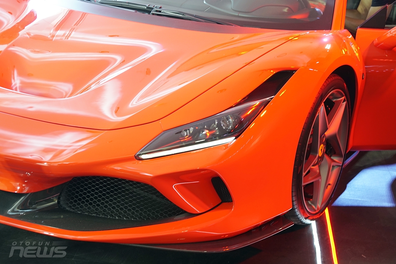 Cận cảnh 'siêu ngựa' Ferrari F8 đầu tiên tại Việt Nam can canh sieu ngua ferrari f8 dau tien tai viet nam