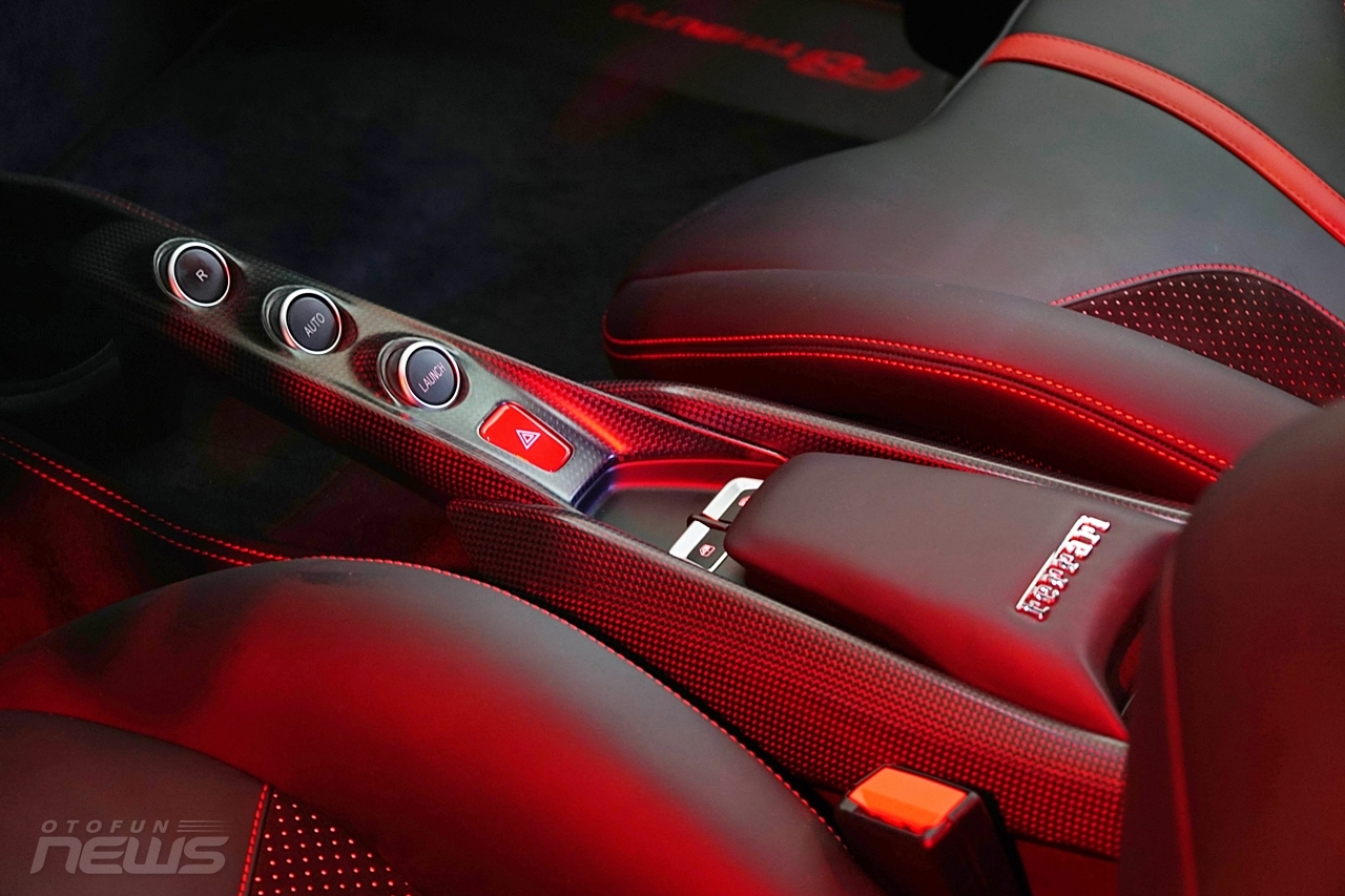 Cận cảnh 'siêu ngựa' Ferrari F8 đầu tiên tại Việt Nam can canh sieu ngua ferrari f8 dau tien tai viet nam