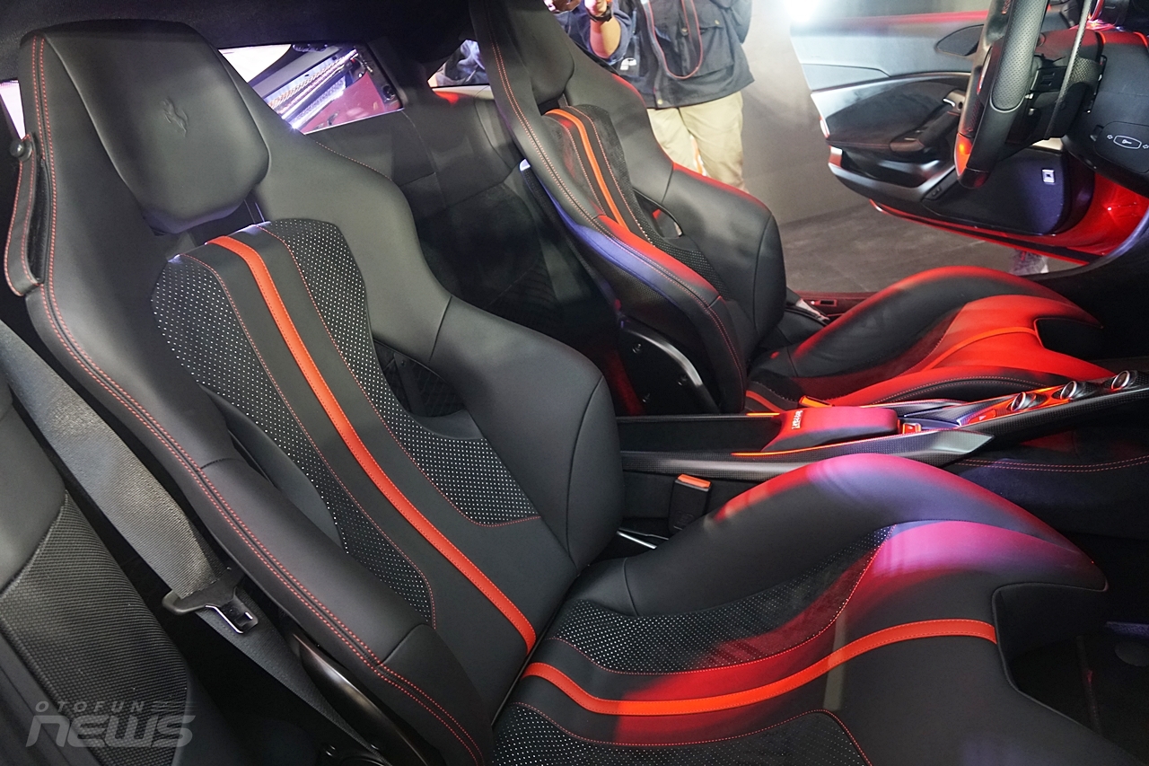 Cận cảnh 'siêu ngựa' Ferrari F8 đầu tiên tại Việt Nam can canh sieu ngua ferrari f8 dau tien tai viet nam