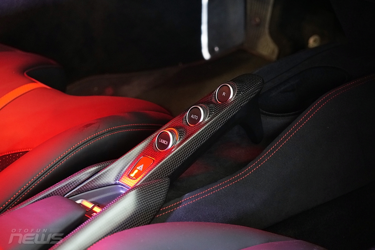 Cận cảnh 'siêu ngựa' Ferrari F8 đầu tiên tại Việt Nam can canh sieu ngua ferrari f8 dau tien tai viet nam