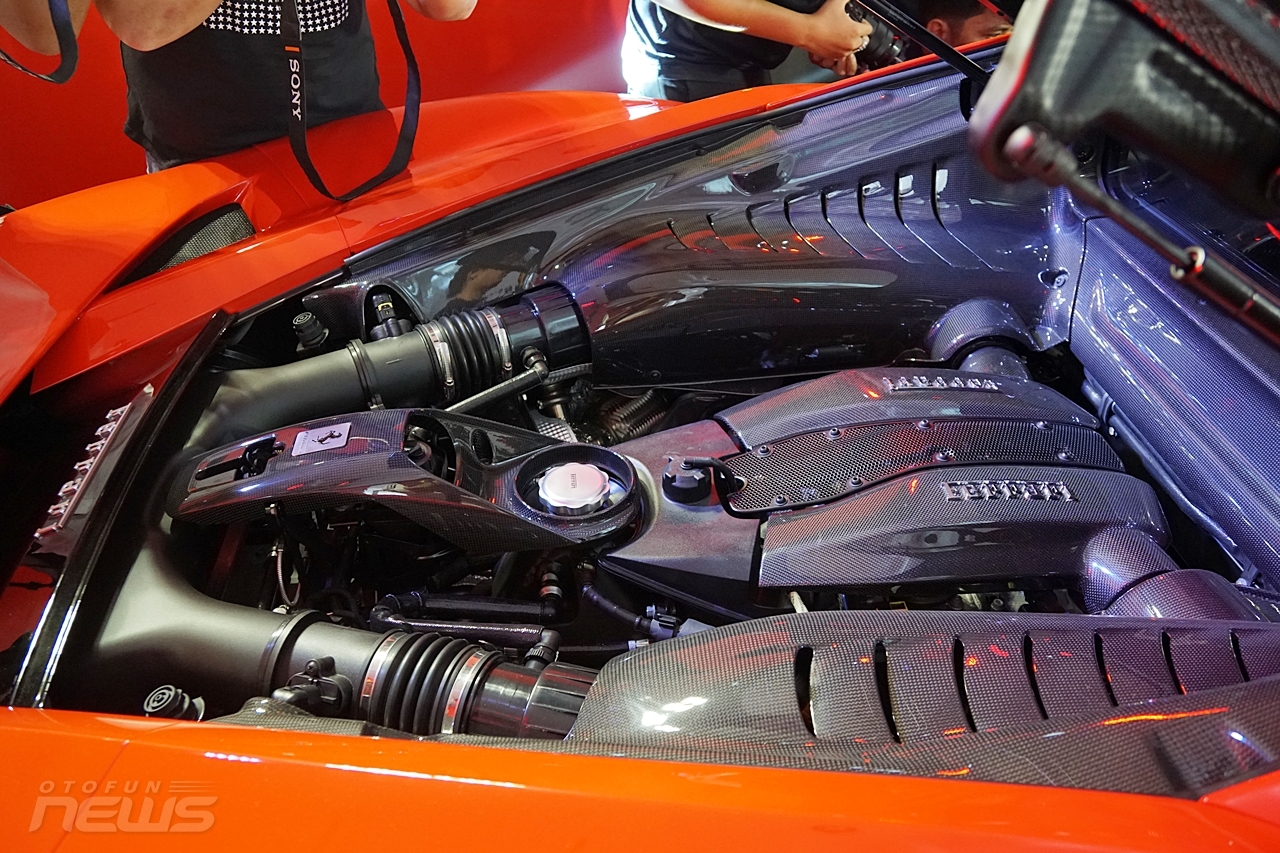 Cận cảnh 'siêu ngựa' Ferrari F8 đầu tiên tại Việt Nam can canh sieu ngua ferrari f8 dau tien tai viet nam