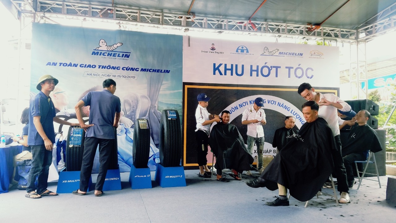 gan 1000 tai xe duoc cham soc mien phi ngay tai ben xe