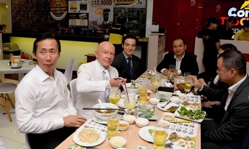 Tham vọng 100 triệu USD của chuỗi nhà hàng Món Huế tham vong 100 trieu usd cua chuoi nha hang mon hue