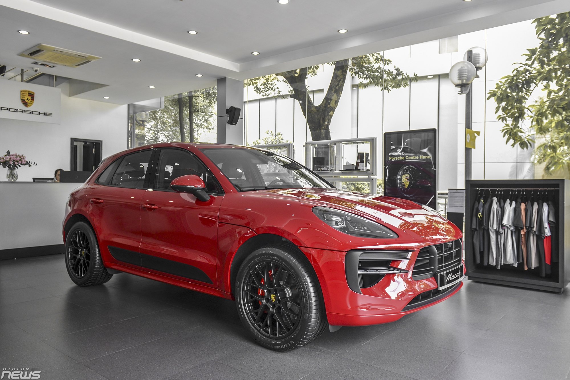 porsche keo dai thoi gian bao hanh xe len 15 nam tai viet nam