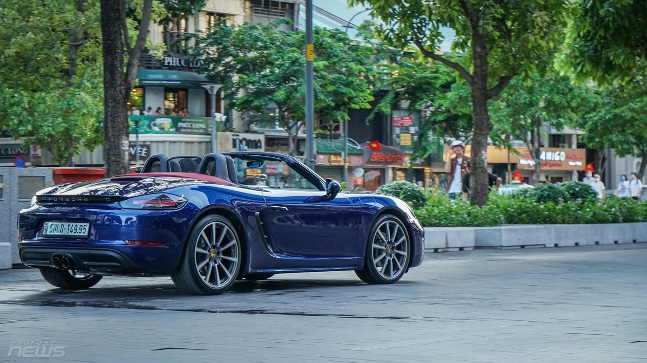 porsche keo dai thoi gian bao hanh xe len 15 nam tai viet nam