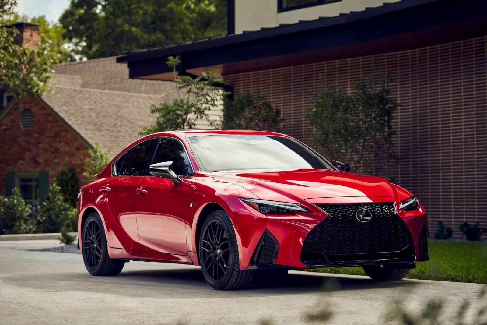 lexus is 2021 ban ra vao thang sau voi gia 39000 usd