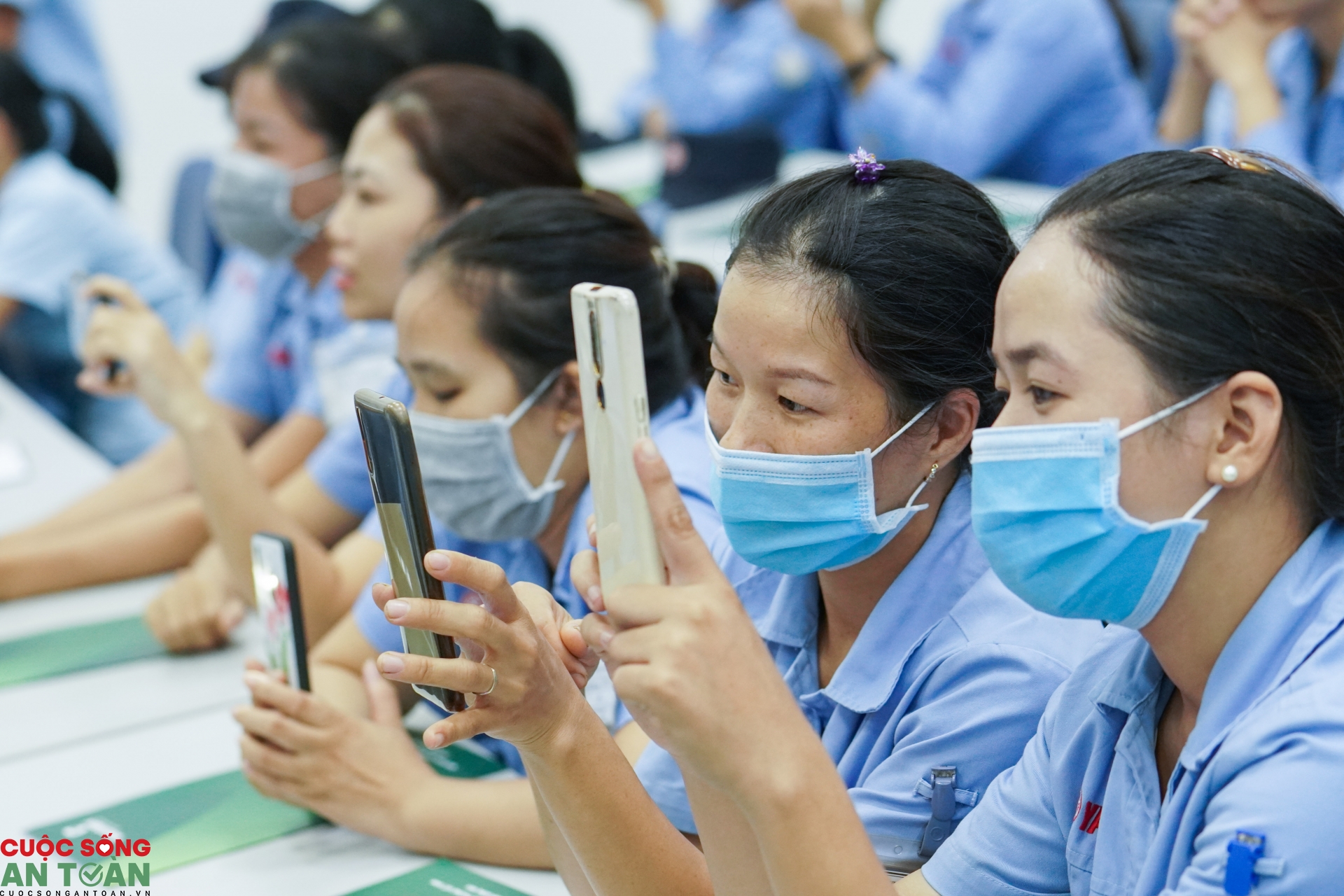 Đẩy mạnh chi tiêu không dùng tiền mặt tại các khu công nghiệp