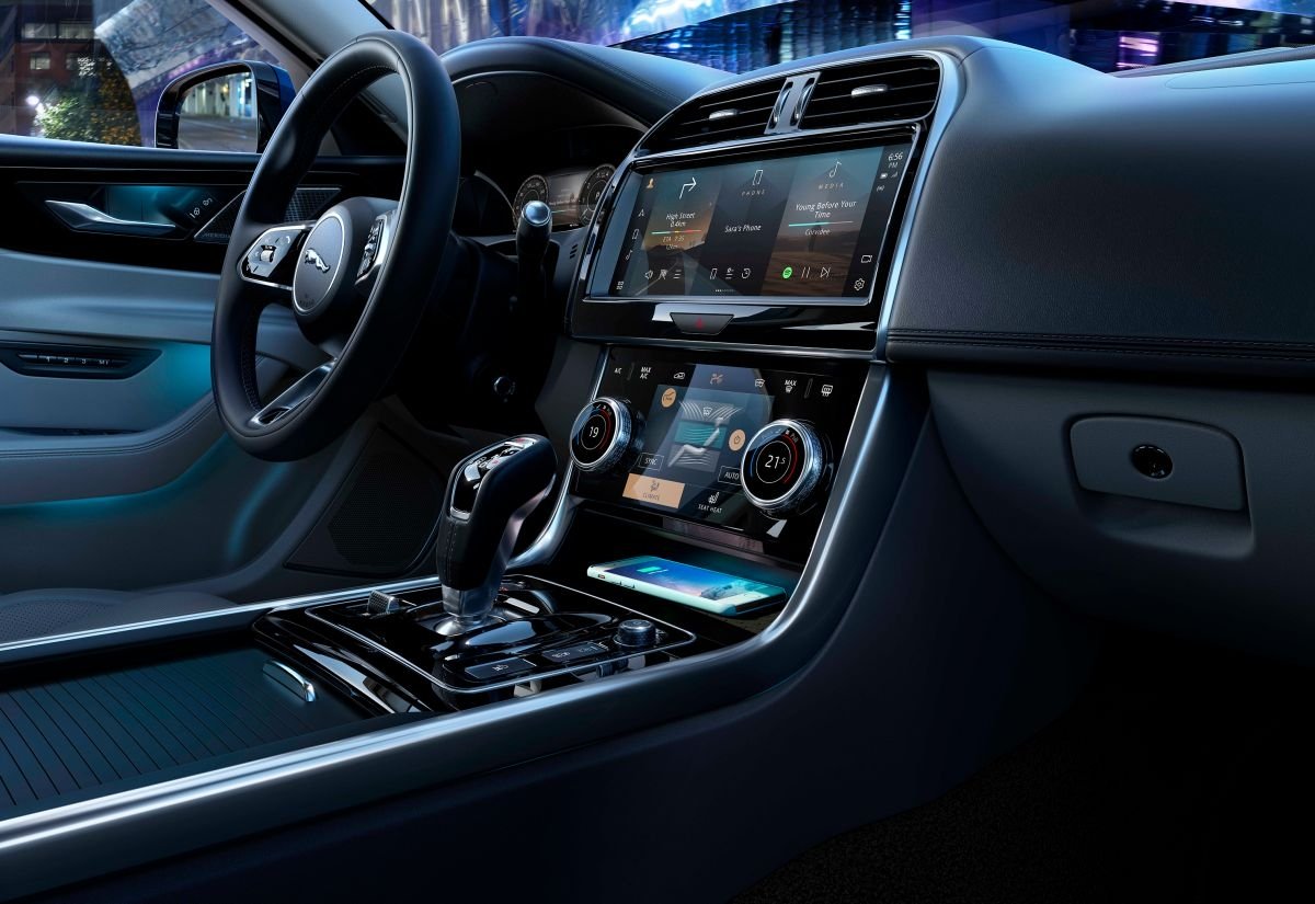 jaguar xe 2021 duoc nang cap dong co moi