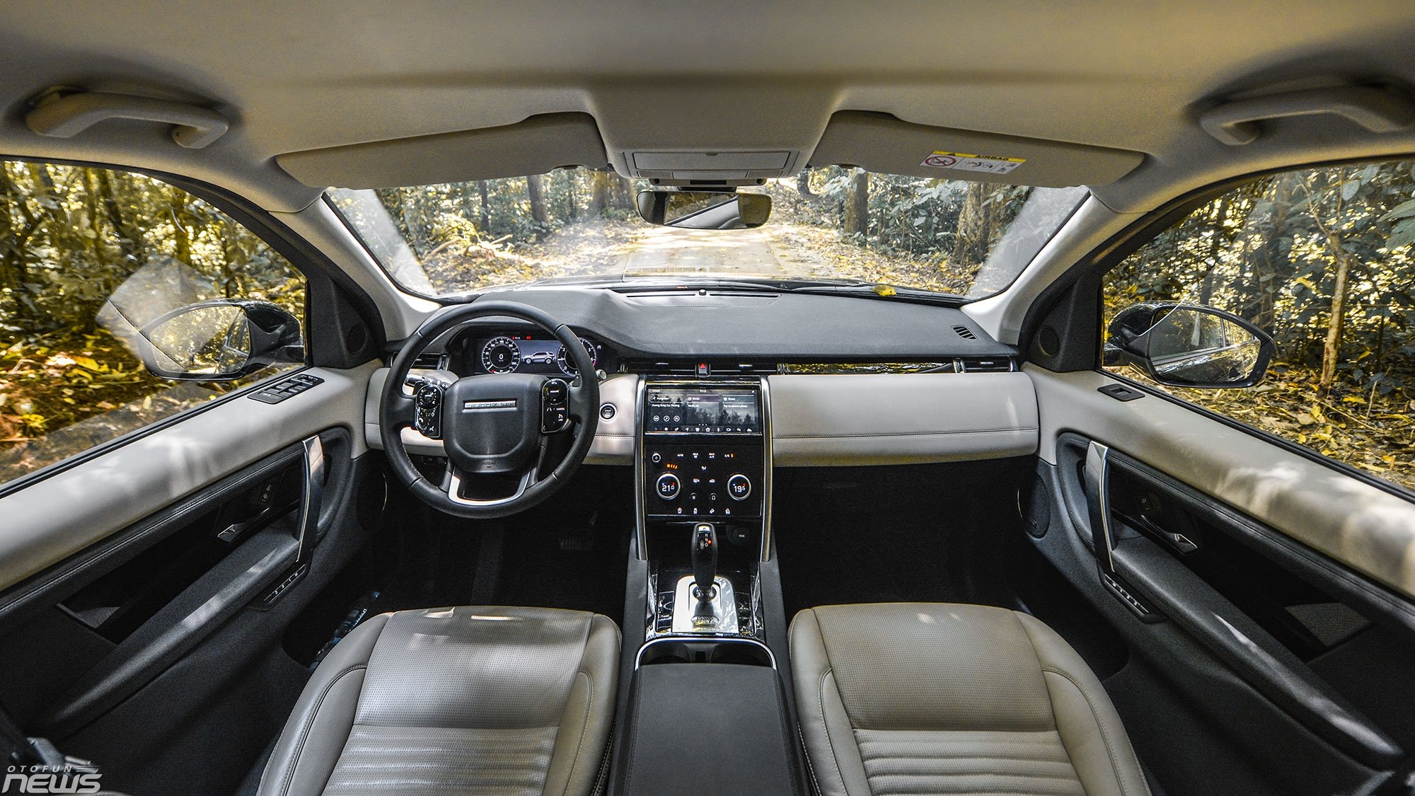 Land Rover Discovery Sport - 5+2 chỗ ngồi và hơn thế nữa land rover discovery sport 52 cho ngoi va hon the nua