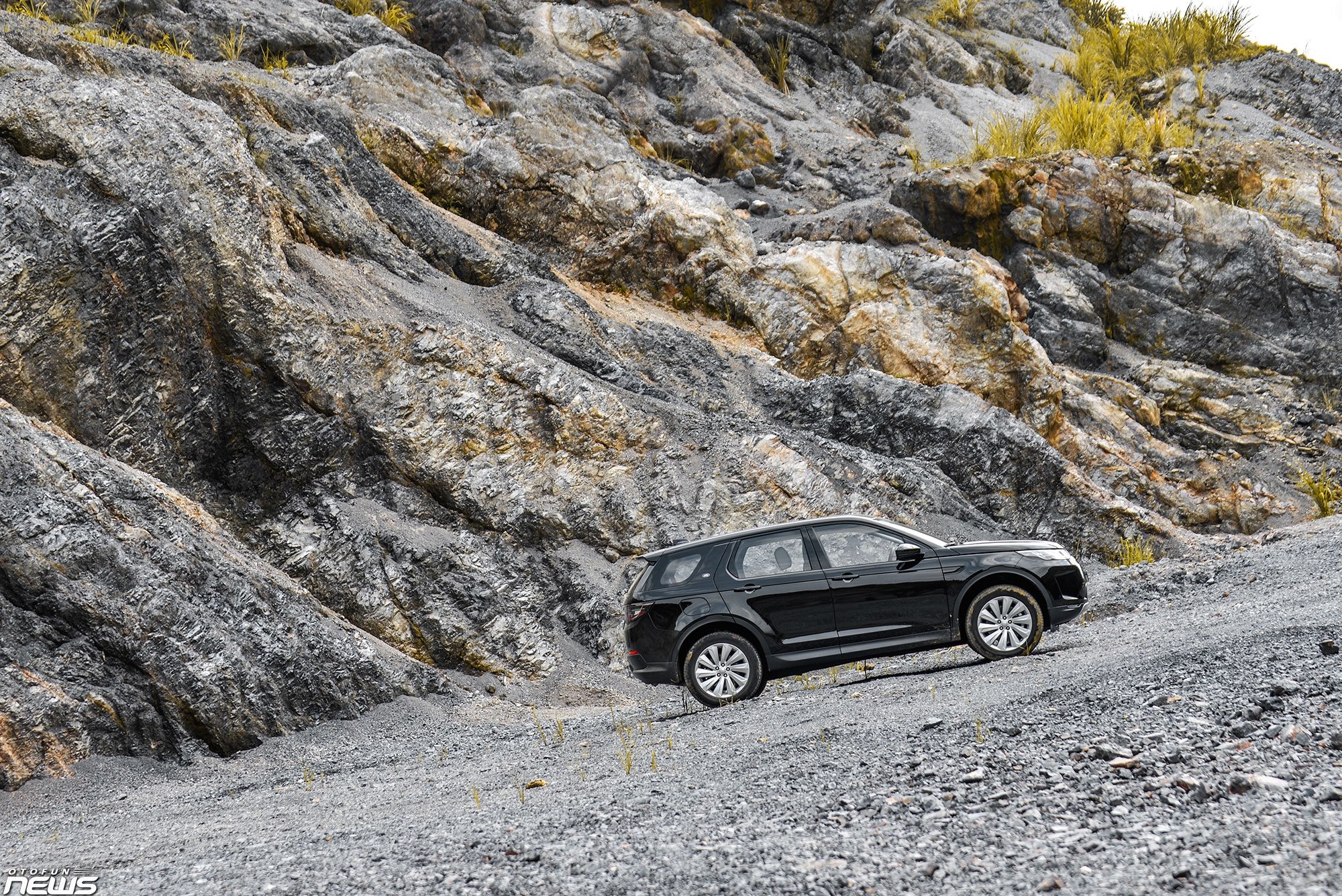 Land Rover Discovery Sport - 5+2 chỗ ngồi và hơn thế nữa land rover discovery sport 52 cho ngoi va hon the nua