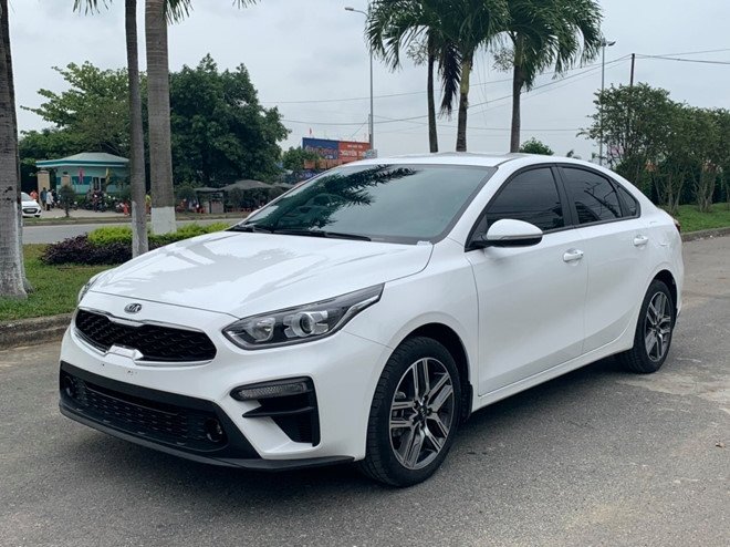 5 mau xe sedan ban chay nhat thang 9