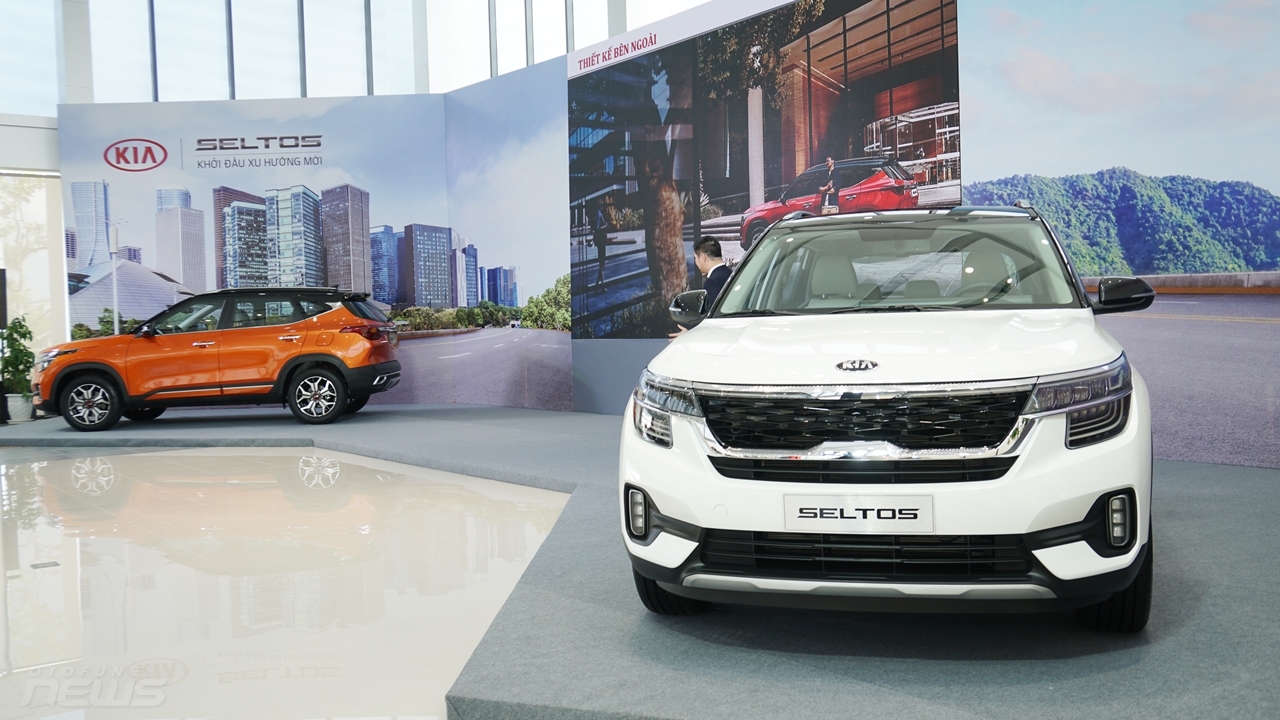 bo n ma u xe hot mo i ra ma t ba n duo c bao nhieu chie c trong tha ng 9