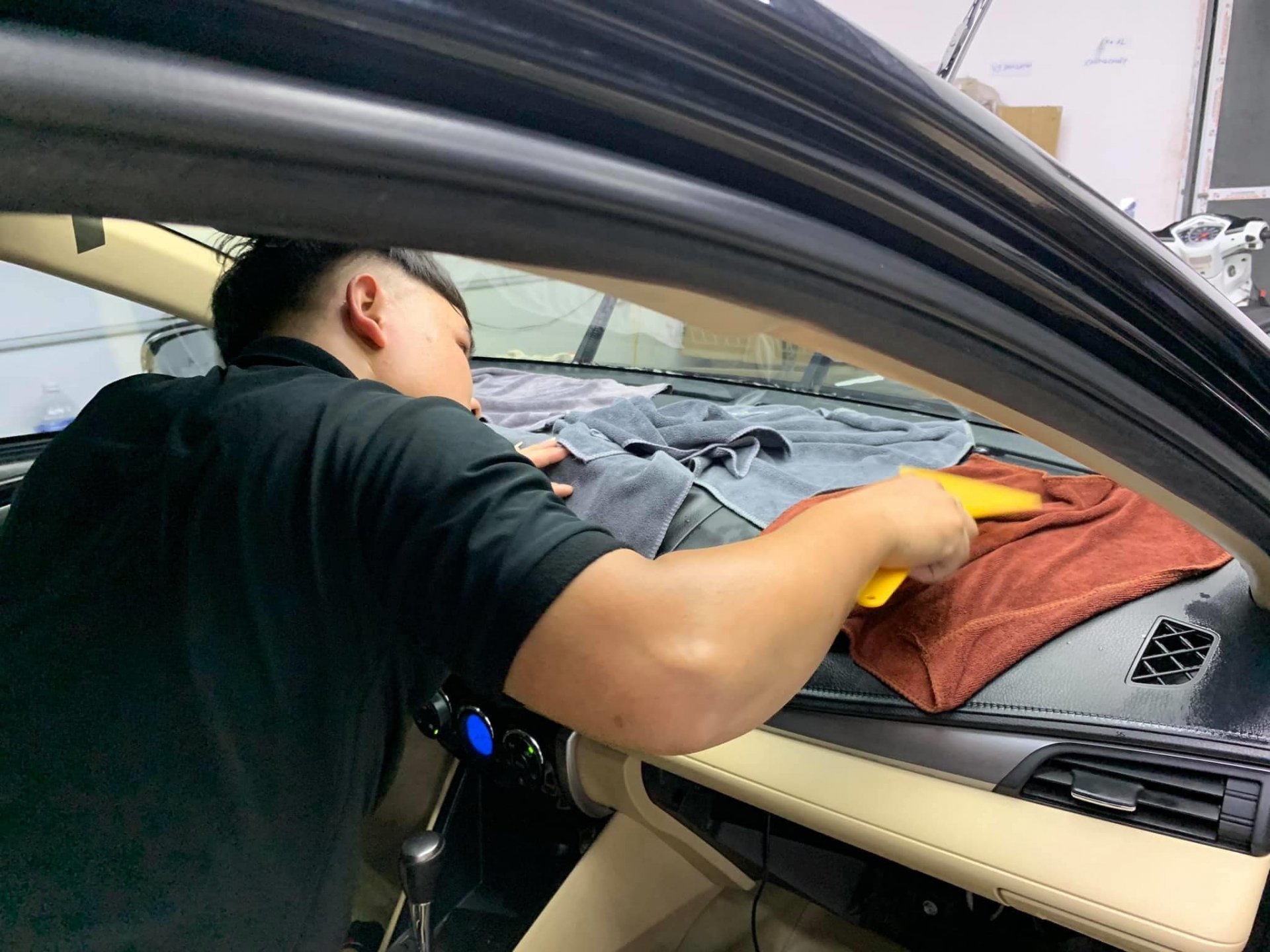 lam the nao de lau sach kinh o to