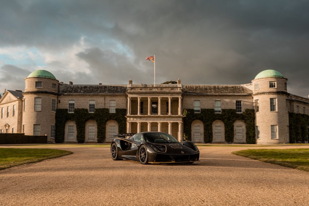 lotus se gioi thieu sieu xe dien evija 2021 tai le hoi toc do goodwood