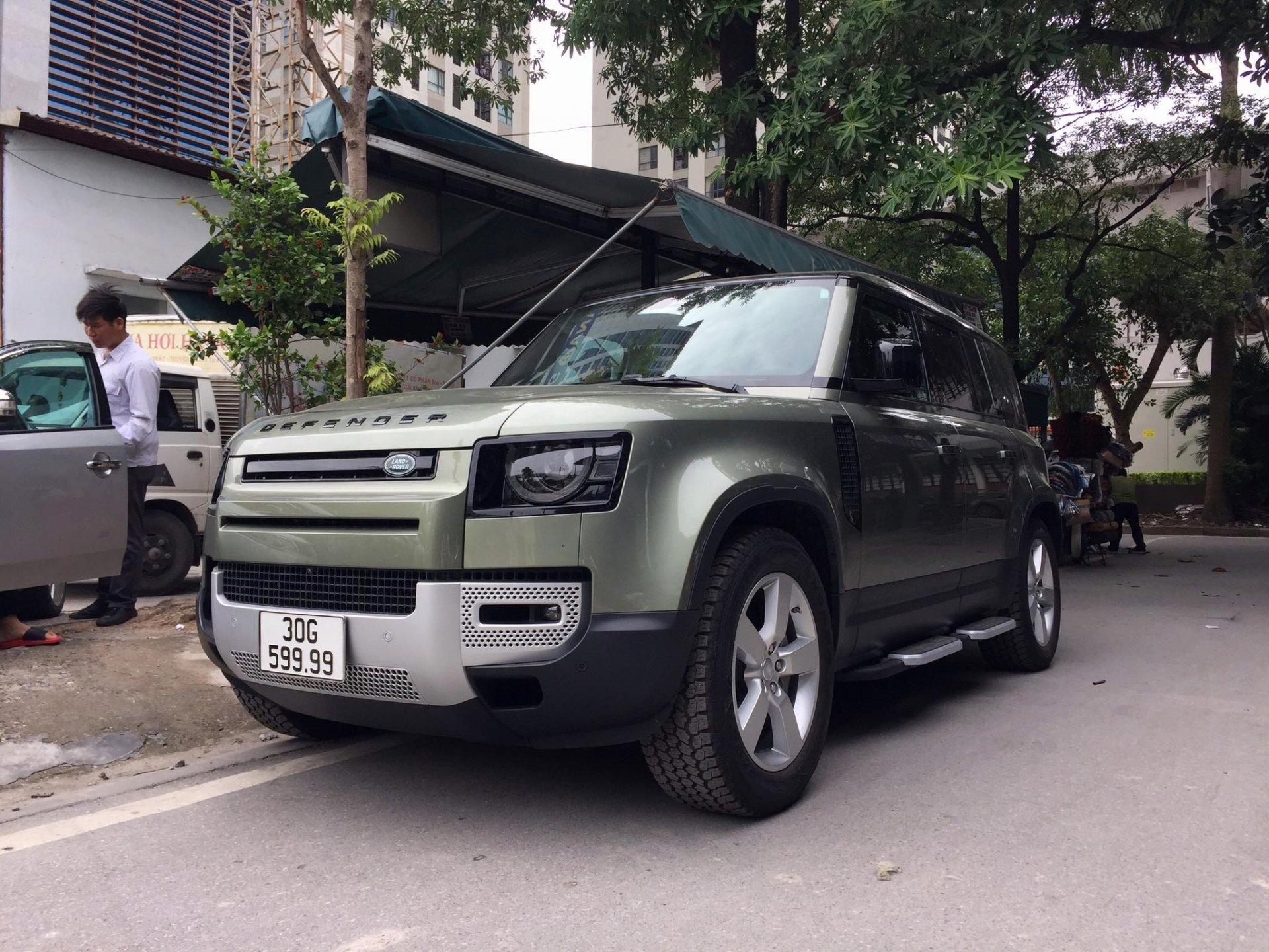 Land Rover Defender đầu tiên Việt Nam có biển số tứ quý 9 land rover defender da u tien vie t nam co bie n so tu quy 9