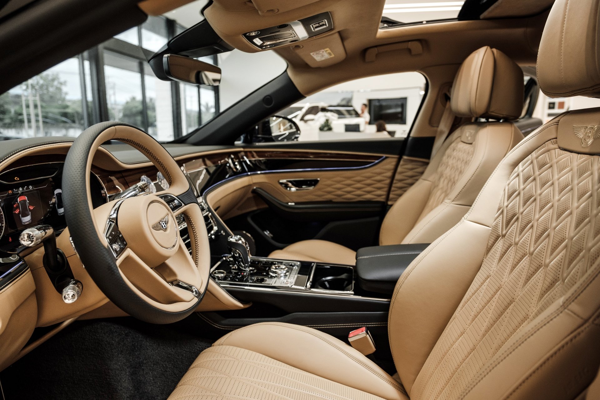 can canh sieu sang bentley flying spur 2020 first edition gia 30 ty dong