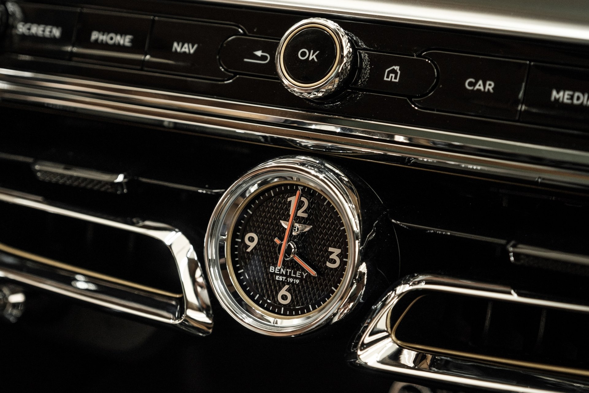 can canh sieu sang bentley flying spur 2020 first edition gia 30 ty dong