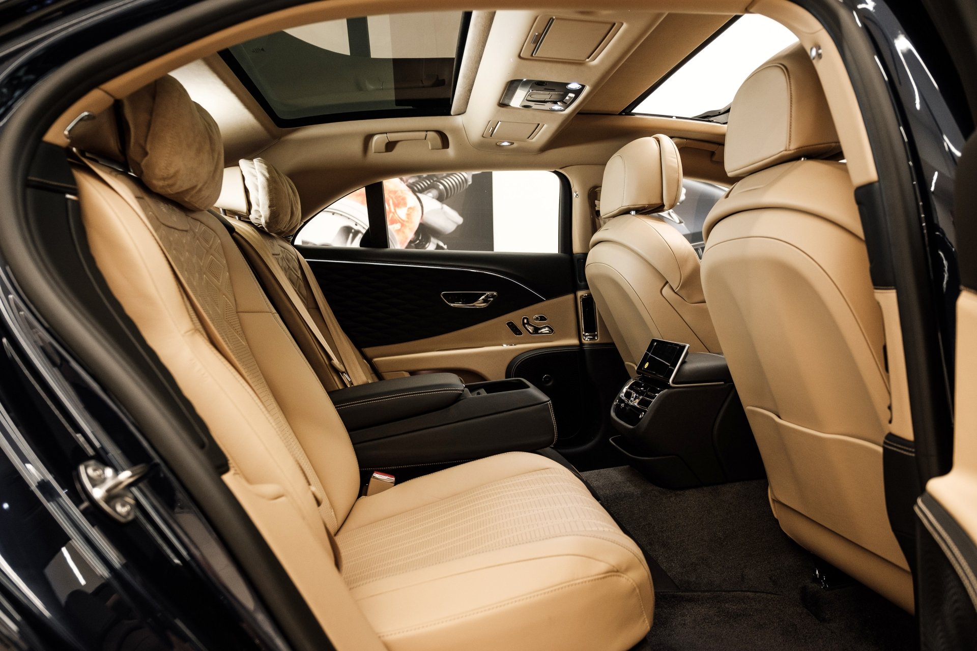 can canh sieu sang bentley flying spur 2020 first edition gia 30 ty dong