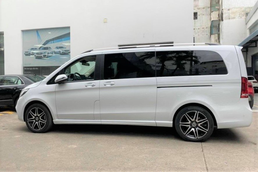 can canh xe gia dinh hang sang mercedes benz v250 amg