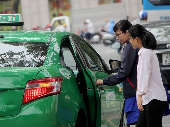 Tài xế lái xe kinh doanh có thể sẽ phải bổ sung thêm chứng chỉ hành nghề ta i xe la i xe kinh doanh co the se pha i bo sung them chung chi hanh nghe