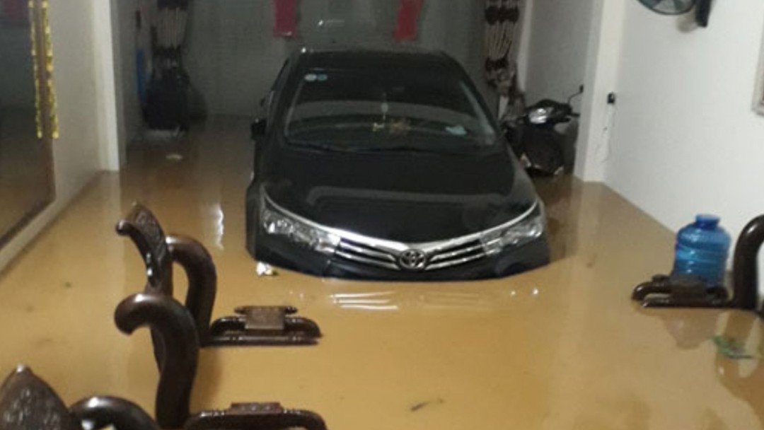 Ô tô ngập bùn lầy xử lý ra sao để tránh thiệt hại? o to ngap bun lay xu ly ra sao de tranh thiet hai