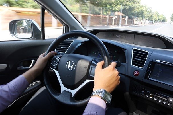 Khắc phục tình trạng tay lái ô tô nặng hoặc trả lái chậm khac phuc tinh trang tay lai o to nang hoac tra lai cham